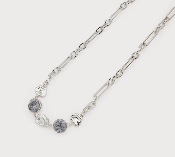 Necklace Alternating Natural Stones And Hammered Metal Pieces