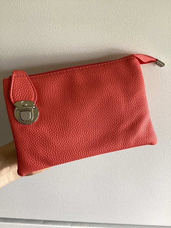 CROSSBODY BAG WITH MULTI POCKETS & REMOVABLE ADJUSTABLE STRAP & WRISTLET 7012-COR