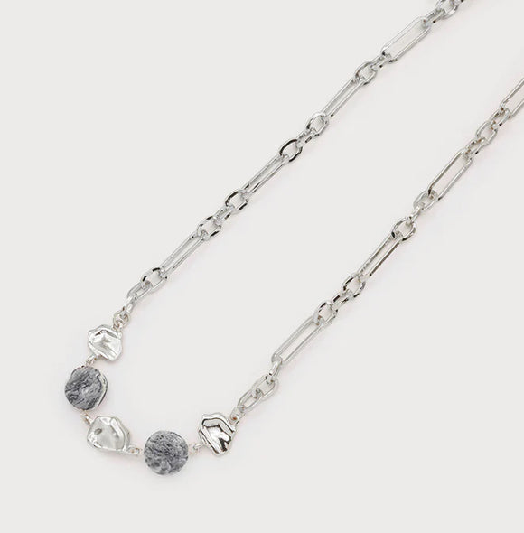 Necklace Alternating Natural Stones and Hammered metal pieces